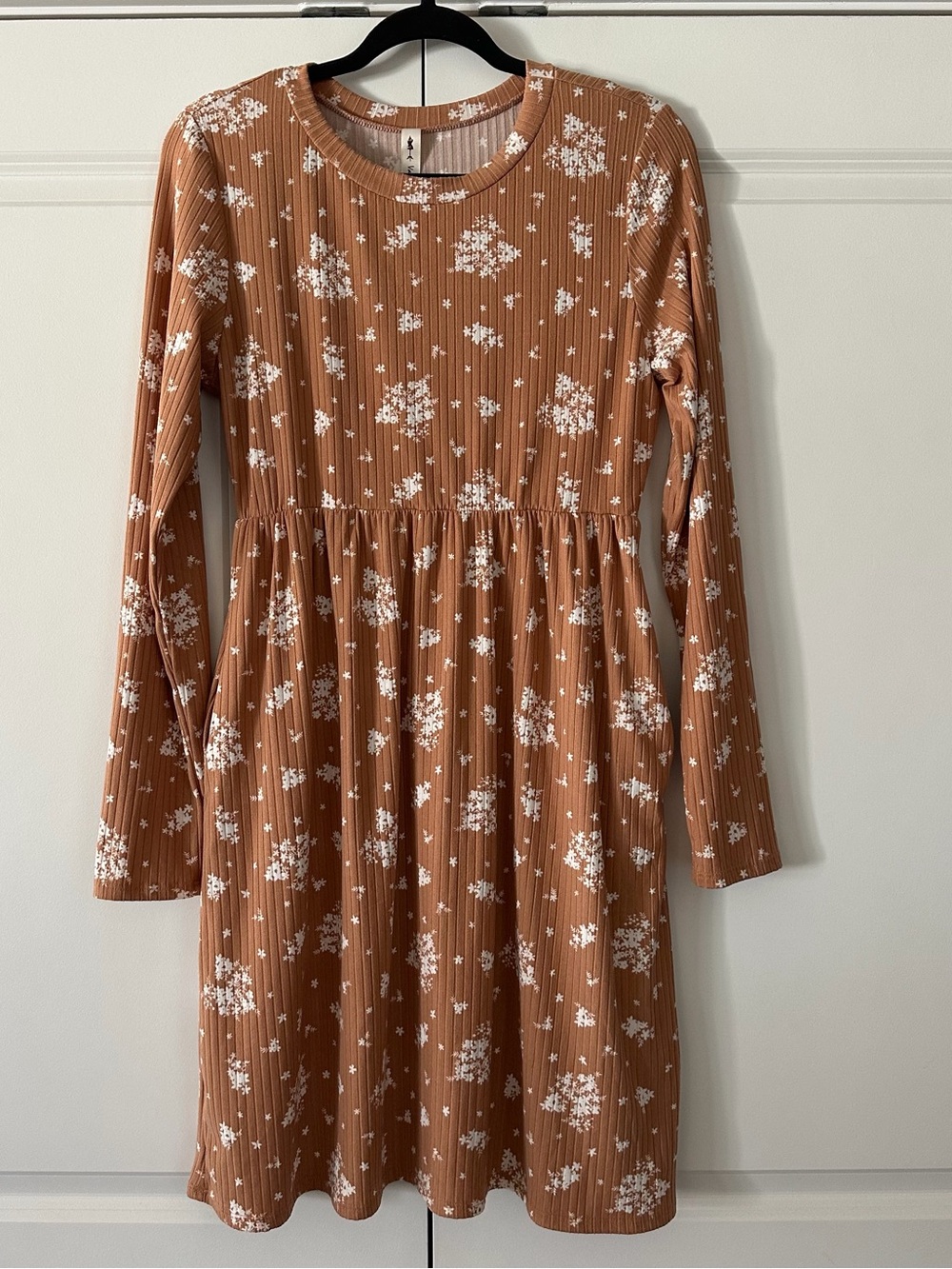 Vanilla Bay | Long-Sleeve Floral Ribbed Empire-Waist Dress with Pockets | Large